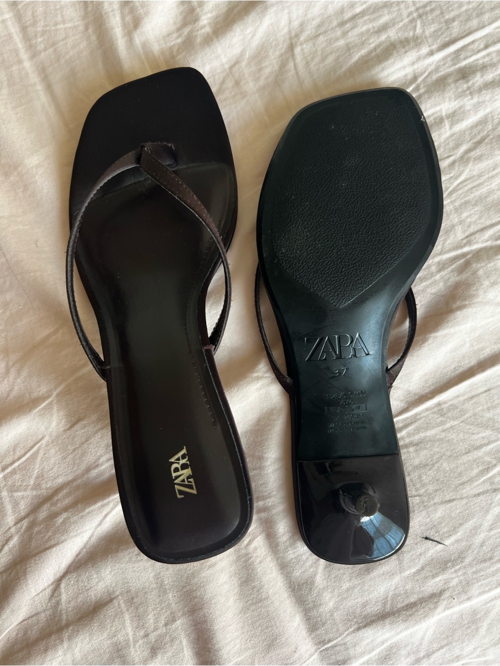 Zara Black Minimal Square-Toe Thong Sandals - Picture 5 of 5